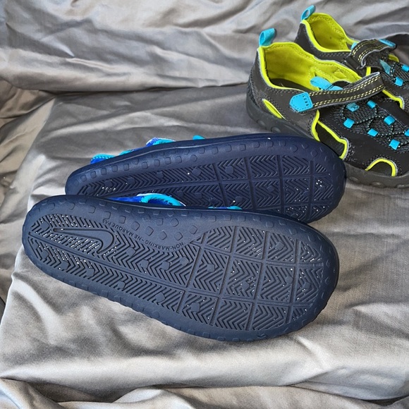 Nike Boys Blue Water Shoes size 13c (little boys) and Carters size 1 - Picture 4 of 5